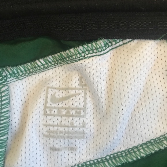 Nike Large Shorts - Picture 3 of 3